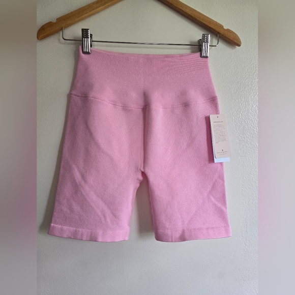 NEW! Spiritual Gangster, Heather Ribbed Biker Shorts,Heather Bubble Gum,Size M/L - Picture 7 of 8